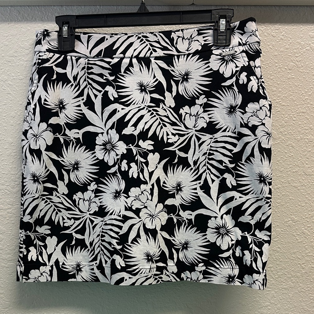 Rafaella Black Skort with Black and White Floral Leaf Print
